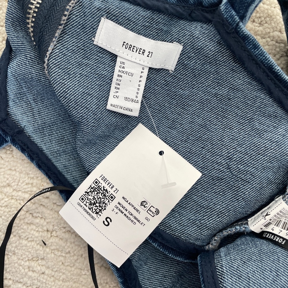 Forever 21 Women’s Denim Crop Top Bralette Tank Blue Jean Festival Outfit NWT S - Picture 11 of 11